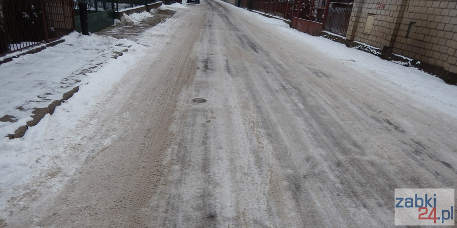 ulica w Ząbkach zima 2016